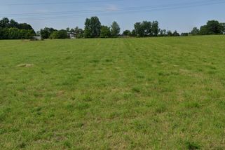 Stavební pozemek za 990 tisíc se zdál dokonalý. Až těsně před podpisem prokoukli rafinovanou past a rozhodli se zkušenost zveřejnit